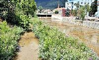 Община Сливен продължава почистването на реките в града