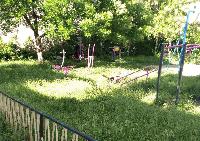 Милена Йорданова: Детска площадка в Ямбол тъне в треволяци!