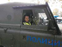 Полицаи зарадваха сливенски деца за празника на МВР 