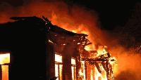Три пожарни екипа гасиха пожар във вилната зона на Сливен