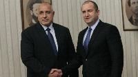 Президентът Румен Раде връчи мандат за съставяне на правителство на ГЕРБ