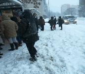 Ямболлии отново мръзнаха по спирките при -16°C, заради нередовен градски транспорт Ямболлии отново мръзнаха по спирките при -16°C, заради нередовен градски транспорт